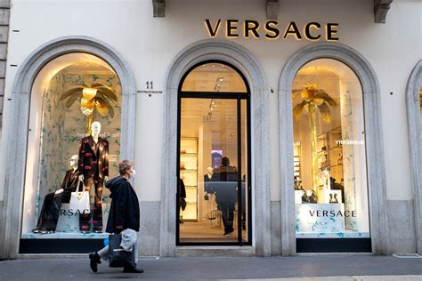 coronavirus versace|How Fashion Is Doing Its Part To Help Stop Coronavirus Spreading.